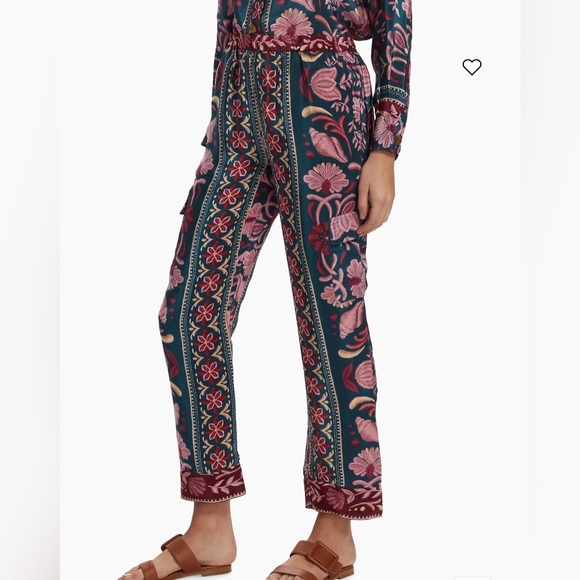 🆕 Farm Rio Seashell Tapestry Cargo Pants multiple sizes available BIN F - Picture 2 of 7